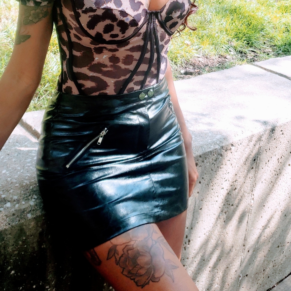 Black Vegan Leather High Waist Slim Fit Zipper Poc